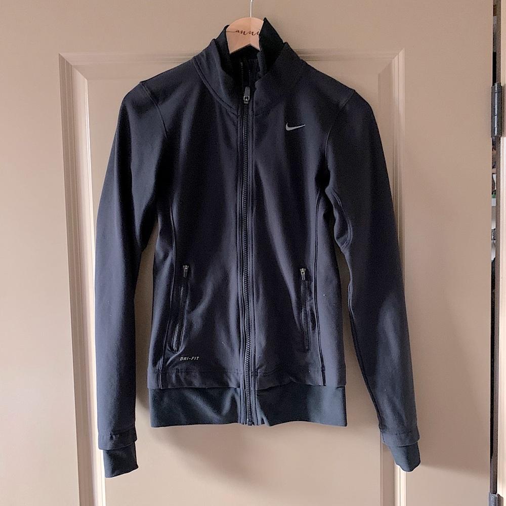 Nike activewear jacket classic black